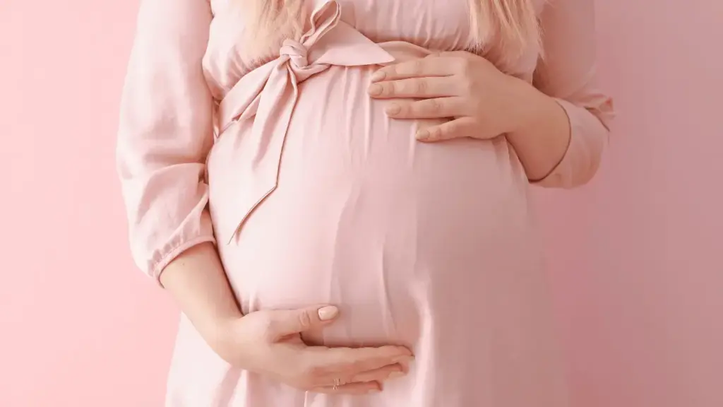 China influencer: ఇదేం పిచ్చి రా.. లైవ్ లో భార్య ప్రసవ వేదన