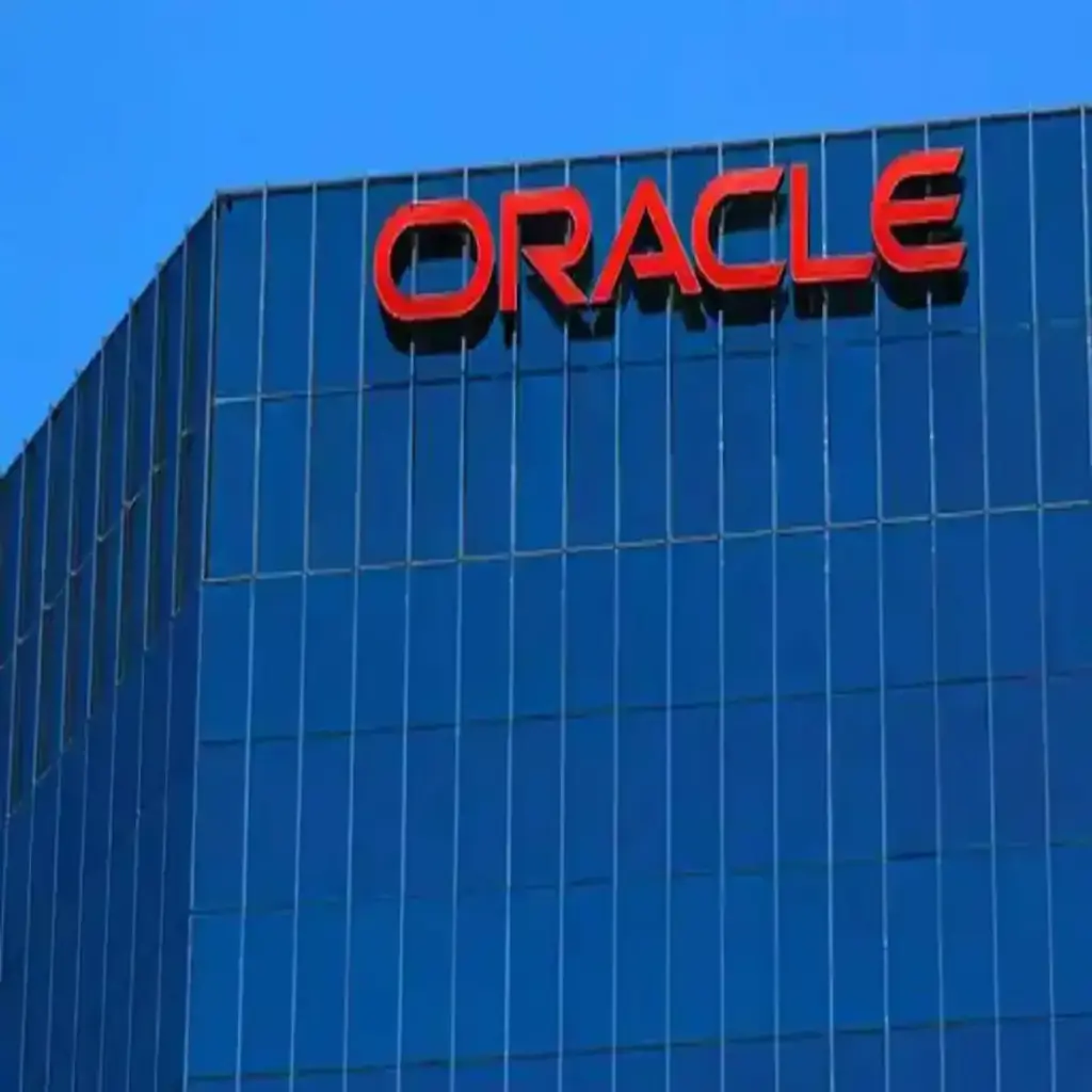 Oracle: 30 వేల మందికి లేఆఫ్స్ ఇవ్వనున్న ఒరాకిల్