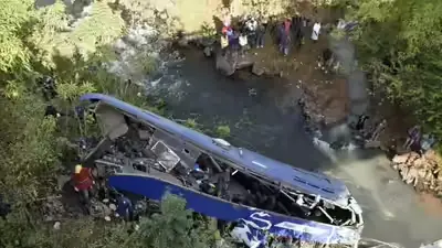 Nepal Bus Accident: నదిలో పడిపోయిన బస్సు.. 18 మంది మృతి?