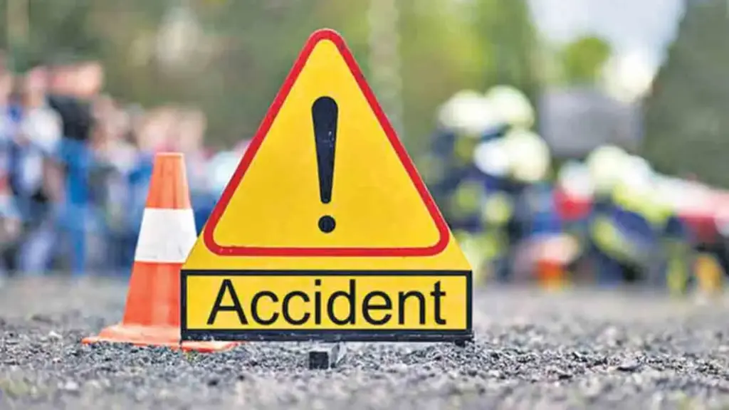 Road accident: జహీరాబాద్ రోడ్డు ప్రమాదం లో ఇద్దరు దుర్మరణం