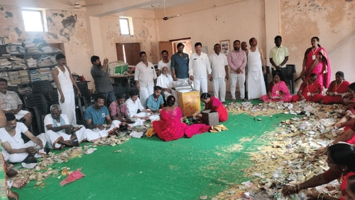 Sammakka Saralamma Jatara: పూర్తైన మేడారం హుండీల లెక్కింపు..