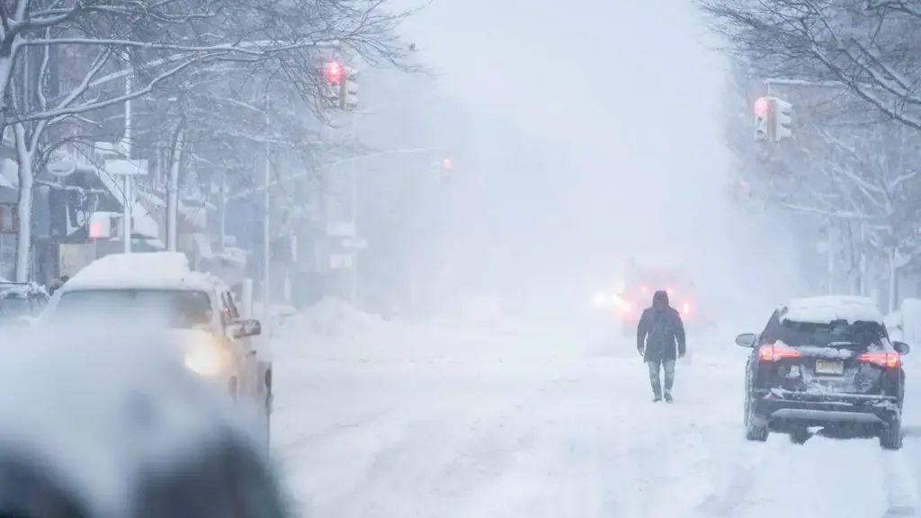 US: అమెరికా ఈశాన్యాన్ని స్తంభింపజేసిన మంచు తుఫాను