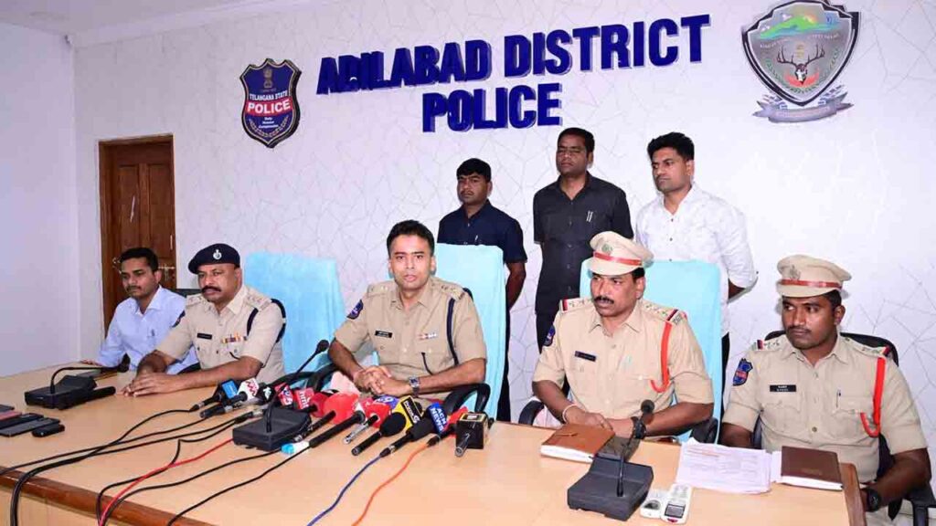 Akshara chit fund scam :  చిట్ ఫండ్ మోసం శ్రీనివాసరావు కస్టడీలో