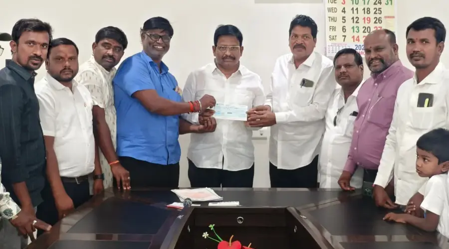 జర్నలిస్టుల సంక్షేమ నిధికి ఎమ్మెల్యే యెన్నం లక్ష రూపాయల విరాళం