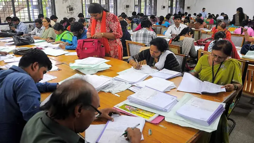 AP 10th Class Exams: ఏప్రిల్ 4 నుంచి పదో తరగతి జవాబు పత్రాల మూల్యాంకనం