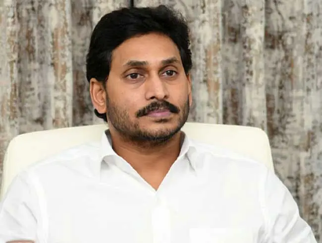 YS Jagan: గల్ఫ్ దేశాల్లో  చిక్కుకున్న బాధితులను ఆదుకోవాలి: జగన్ 