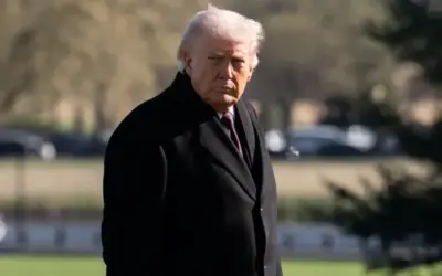 Donald Trump Health Update: ఫ్లోరిడా పర్యటనలో ట్రంప్ నడక తీరుపై అనుమానాలు.. అసలు ఏమైంది?