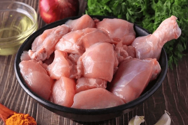 Chicken rates in Telugu states: తెలుగు రాష్ట్రాల్లో పెరిగిన చికెన్ ధరలు