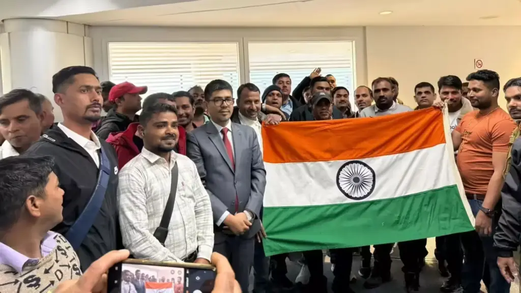 Indians Evacuated: గల్ఫ్ దేశాల నుంచి సురక్షితంగా స్వదేశానికి చేరుకున్న భారతీయులు