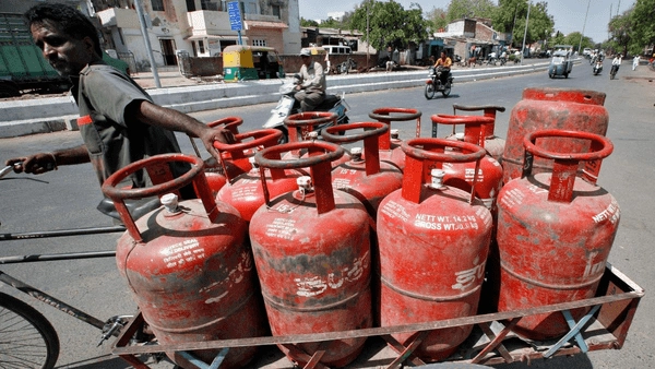LPG Shortage: గ్యాస్ కావాలంటే ఈ కేవైసీ పూర్తి చేయాల్సిందే..కేంద్ర ప్రభుత్వం కొత్త రూల్