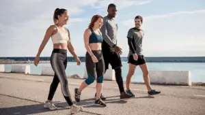 తిన్న వెంటనే నడుస్తున్నారా? నిపుణులు ఏం చెబుతున్నారు!