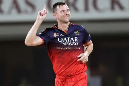 IPL 2026: ఆర్సీబీకి షాక్.. ఐపీఎల్  కు స్టార్ పేసర్ దూరం!