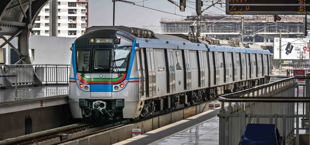 HYD Metro: మెట్రోలో ఫోన్‌పే మ్యాజిక్: ఇంటర్నెట్ లేకుండానే పేమెంట్స్