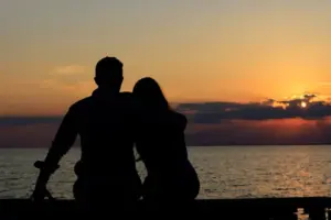 ప్రియుడి బైక్ కోసం తల్లి నగలు అమ్మిన యువతి