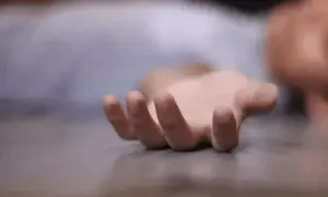 స్కూల్ బస్సు నిర్లక్ష్యం.. ఏడేళ్ల చిన్నారి బలి!