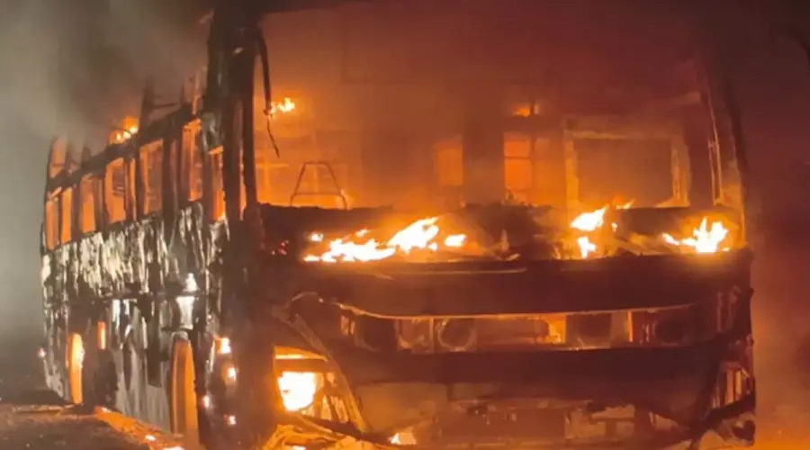 విజయనగరంలో ప్రైవేటు బస్సు దగ్ధం.. త్రుటిలో తప్పిన ముప్పు