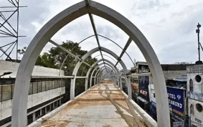 Mehdipatnam Skywalk Height Issue: మెహిదీపట్నం స్కైవాక్ ఎత్తుపై విమర్శలు