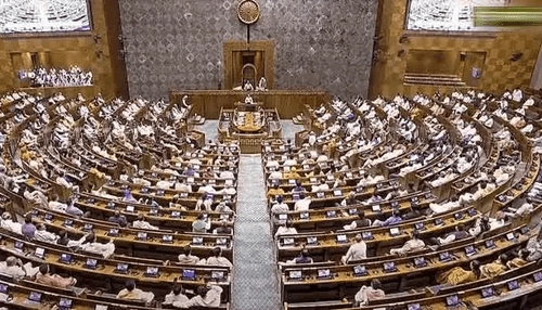 Loksabha: Huge uproar in Lok Sabha over fat comments