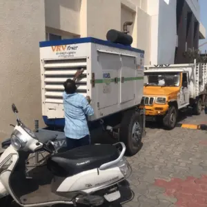 మూడు రోజులుగా రోడ్డు పైనే జనరేటర్