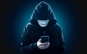 దర్శనం పేరిట 18 లక్షలు తీసుకున్న పూజారి