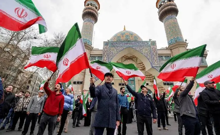 విదేశాల్లోని తమ పౌరులకు ఇరాన్ వార్నింగ్