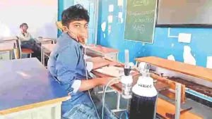 అయ్యో ఎంత కష్టం సిలిండర్‌ మాస్క్‌తో పరీక్ష