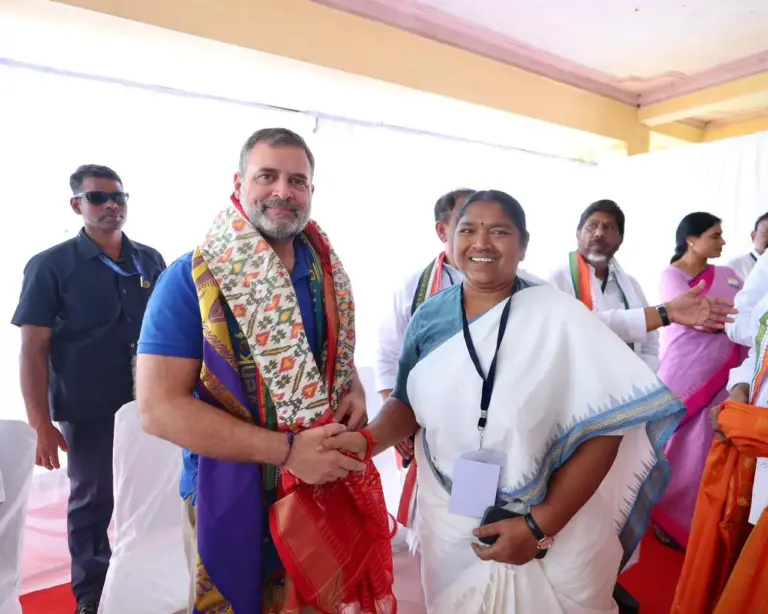 Vikarabad Visit: వికారాబాద్‌లో రాహుల్‌ గాంధీని కలిసిన మంత్రి సీతక్క
