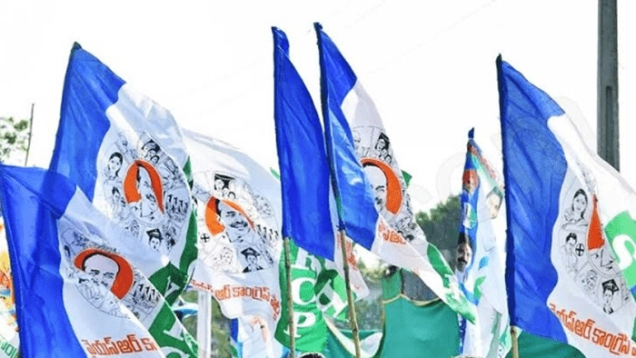 రేపల్లెలో ఫ్లెక్సీల చింపివేత.. సీఐకి వార్నింగ్ ఇచ్చిన వైసీపీ ఇన్‌చార్జ్!