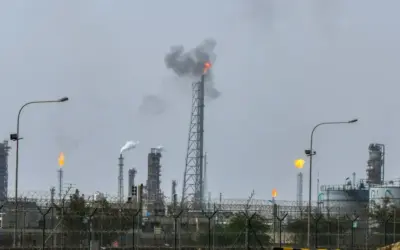 Iran attacks Kuwait: కువైట్ ఆయిల్ రిఫైనరీపై ఇరాన్ డ్రోన్ దాడులు