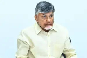 విజయవాడ దుర్గమ్మ సన్నిధికి సీఎం చంద్రబాబు