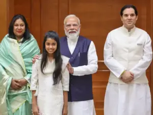 ప్ర‌ధాని మోదీని క‌లిసిన వ‌రుణ్ గాంధీ ఫ్యామిలీ