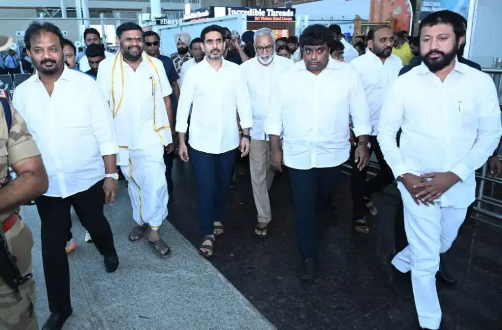 Nara Lokesh: రేణిగుంట విమానాశ్రయం చేరుకున్న మంత్రి లోకేష్