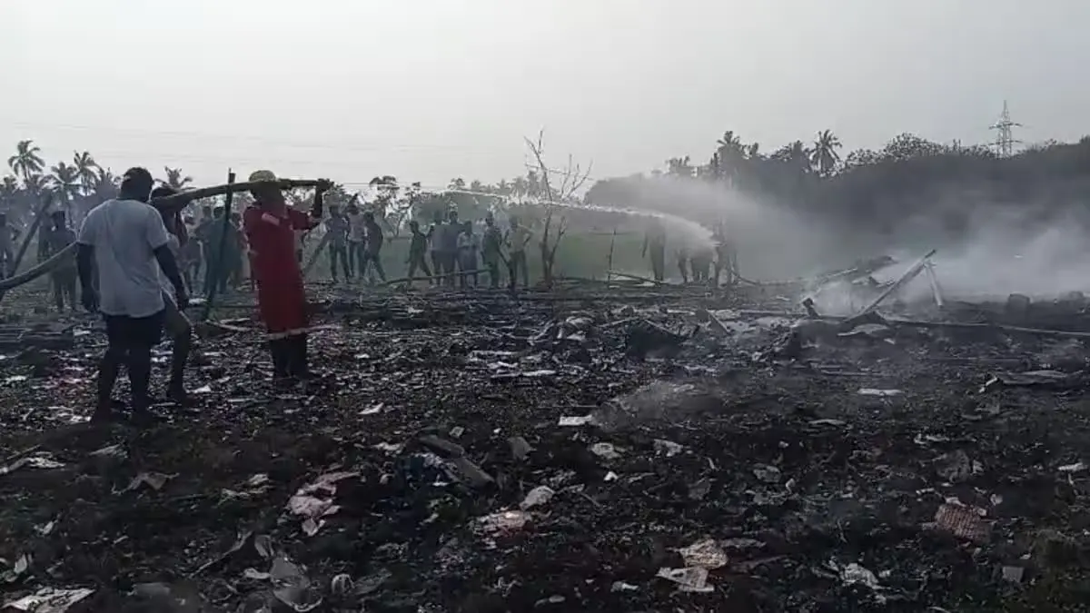 వేట్లపాలెం ప్రమాద స్థలాన్ని సందర్శించిన మంత్రులు