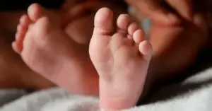 అయ్యో ఎంత పనైంది తల్లి.. ప్రాణం తీసిన బెలూన్