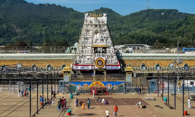 Tirupati: రెండు రోజుల పాటు సర్వదర్శనం టోకెన్ల రద్దు!