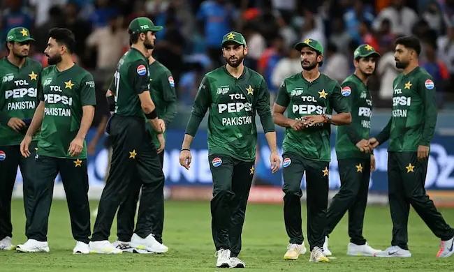 T20 World Cup2026:పాక్ ఆటగాళ్లపై పీసీబీ కొరడా: ఒక్కొక్కరికి రూ. 50 లక్షల జరిమానా!