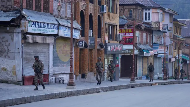 Jammu Kashmir: శ్రీనగర్ బంద్.. అప్రమత్తమైన కేంద్రం