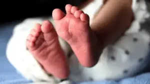 కాపురానికి అడ్డువస్తున్నాడని పసికందును కడతేర్చిన తల్లి