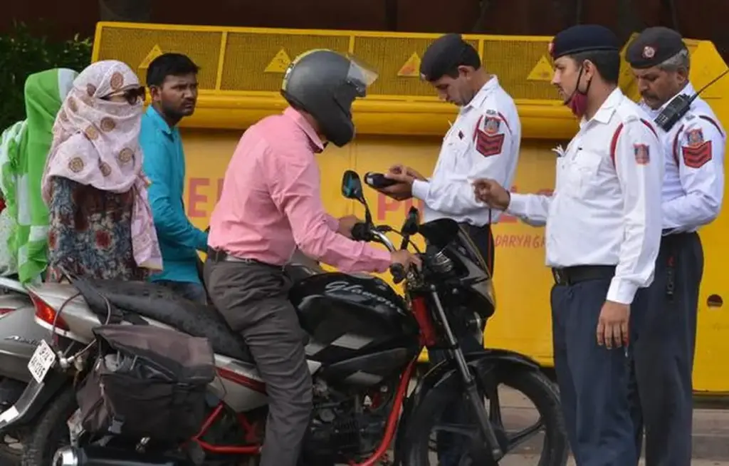 Warangal: Police's key announcement on traffic challan concessions