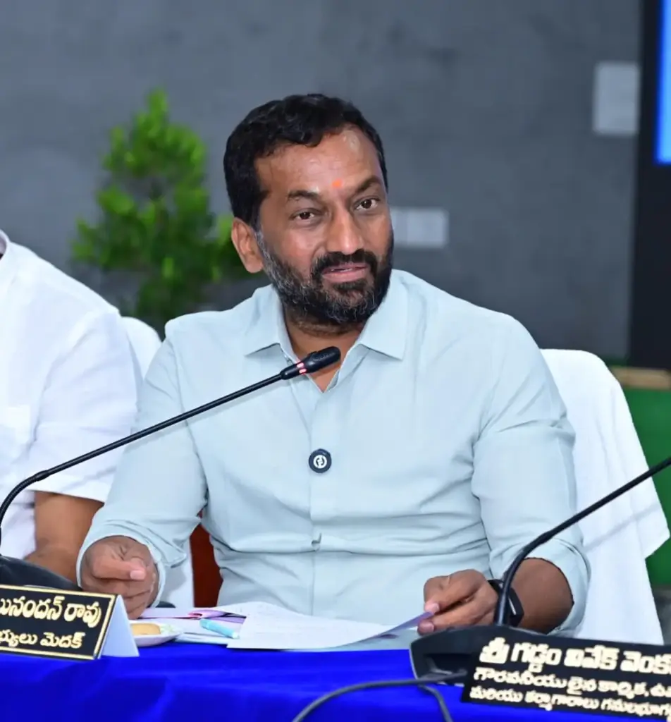 Medak Senior Citizen Day Care: వయోవృద్ధుల కోసం మెదక్‌లో డే కేర్ సెంటర్.. ఎమ్మెల్యే, ఎంపీ చేతుల మీదుగా ప్రారంభం