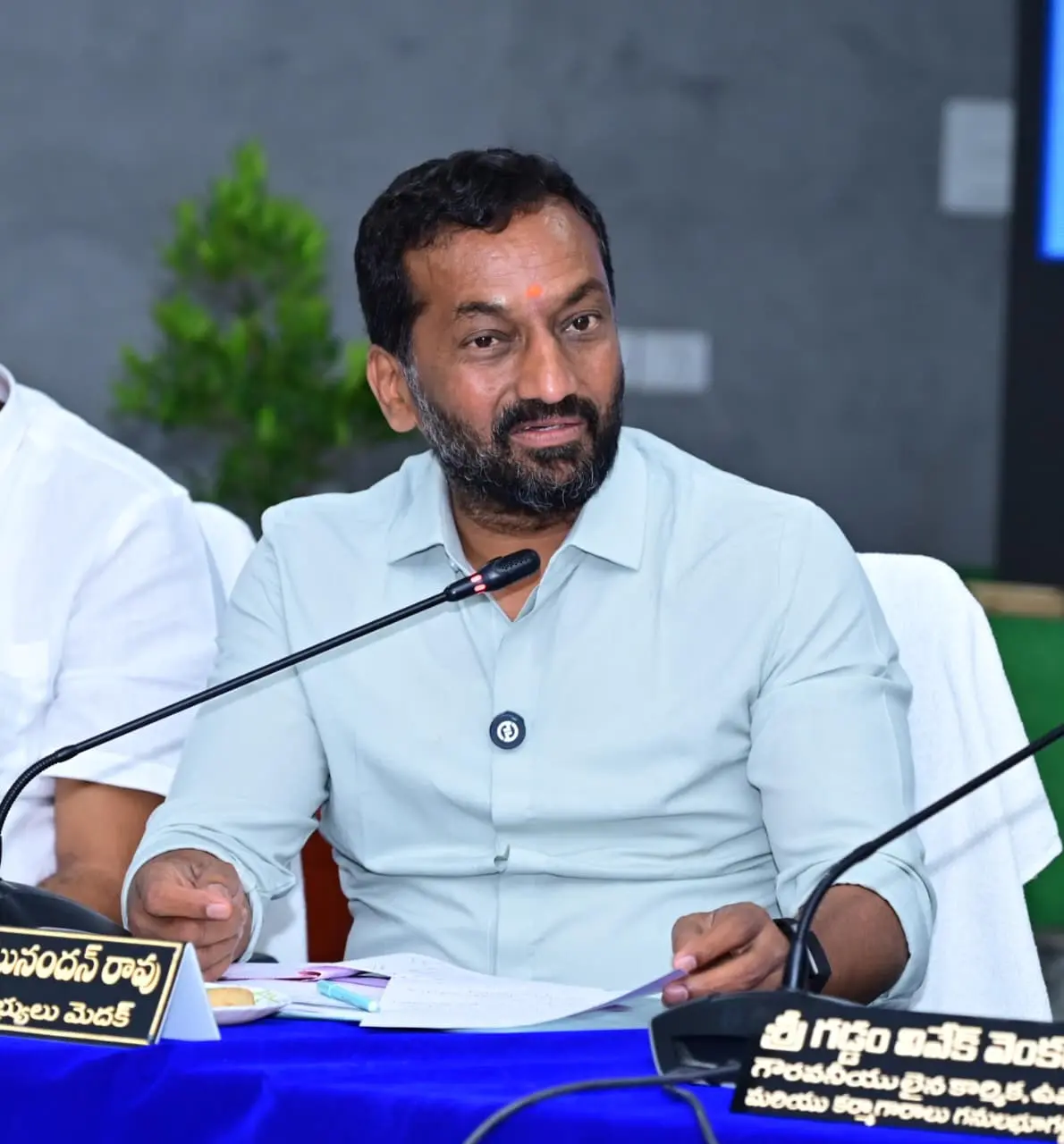 Medak Senior Citizen Day Care: వయోవృద్ధుల కోసం మెదక్‌లో డే కేర్ సెంటర్.. ఎమ్మెల్యే, ఎంపీ చేతుల మీదుగా ప్రారంభం