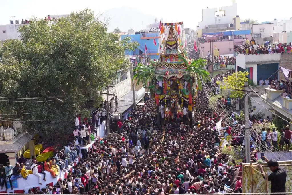 Kadiri Brahmotsavam 2026: దేశంలోనే అతి పెద్ద మూడో తేరు.. లక్షలాదిగా తరలిరానున్న భక్తులు!