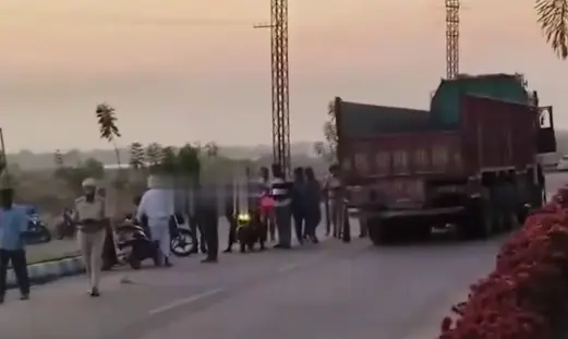 Siddipet Road Accident: Lorry hits RTC bus.. one person dies!