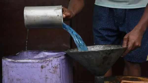 Gas Shortage: వంటగదిలో మళ్లీ కిరోసిన్ వాసన.. పదేళ్లలో ఇదే మొదటిసారి!