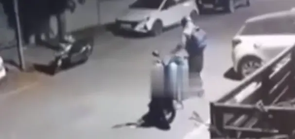 Bengaluru: Gas thieves are a menace.. Cylinders disappear in broad daylight!