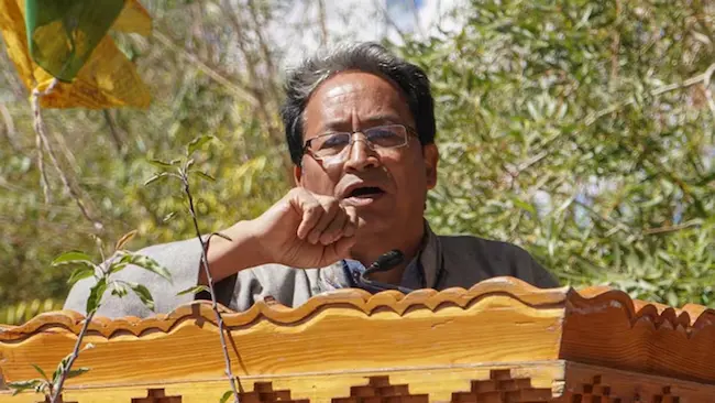 Sonam Wangchuk : సోనమ్ వాంగ్‌చుక్  నిబంధనను రద్దు చేసిన కేంద్రం