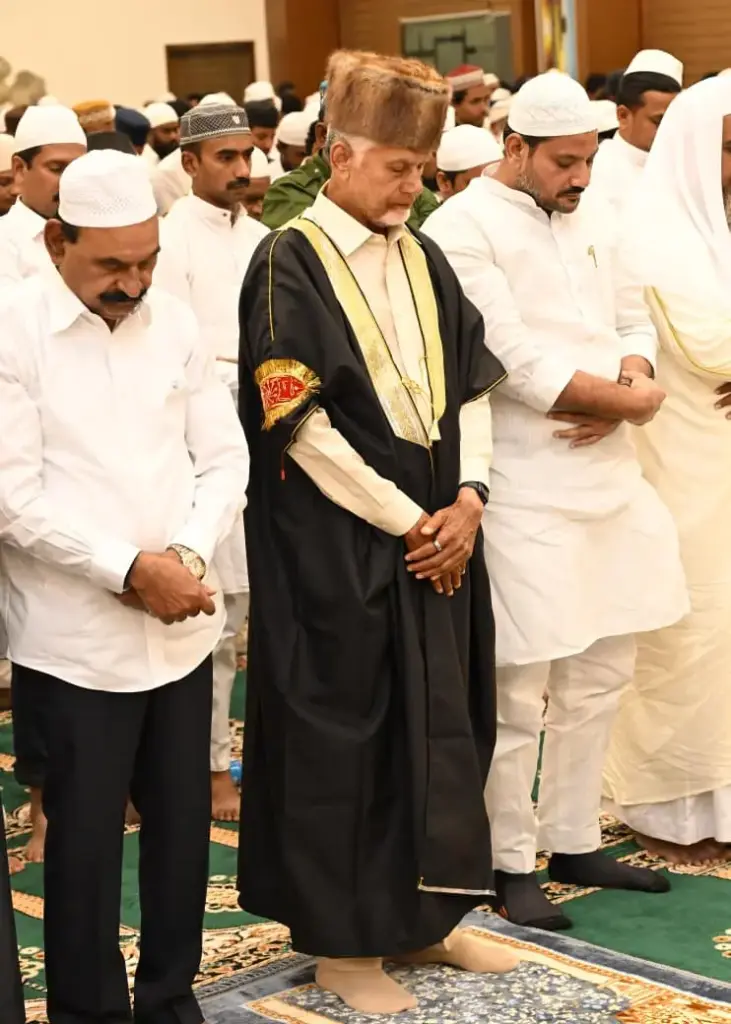 ఇఫ్తార్ విందులో సీఎం ..ఫొటోలు ఇవిగో!