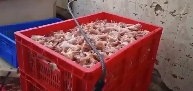 Chicken Seized in Secunderabad: హైదరాబాద్లో 800 కిలోల కుళ్ళిన చికెన్ పట్టివేత