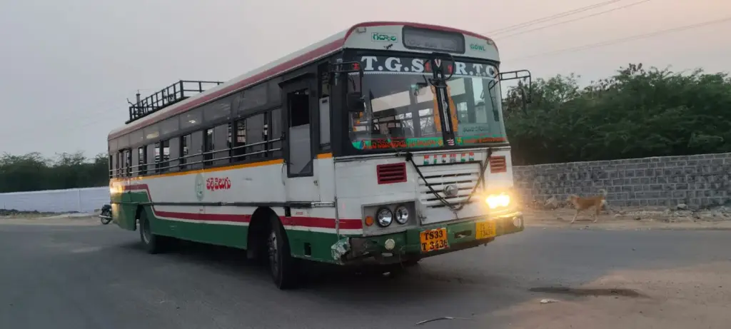 Gadwal Road Accident