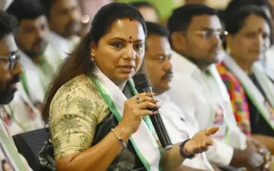 Kalvakuntla Kavitha: కేసీఆర్, కేటీఆర్‌లపై కవిత యుద్ధం!